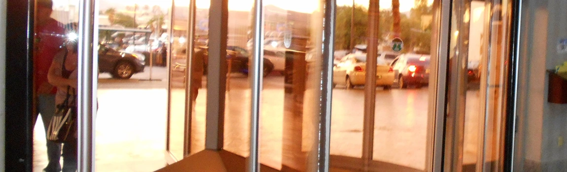 Storefront Glass Repair Cost in Meadow Woods